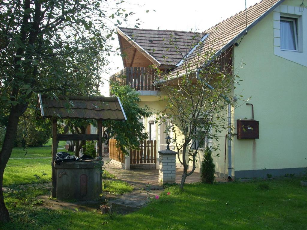 Bundics Vendeghazak Bed and Breakfast Lenti Kamer foto