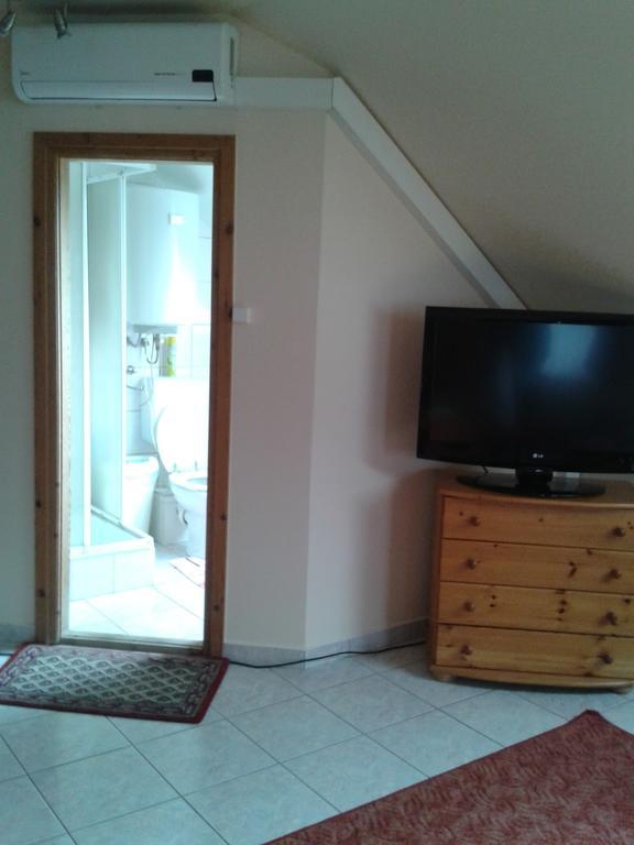 Bundics Vendeghazak Bed and Breakfast Lenti Kamer foto