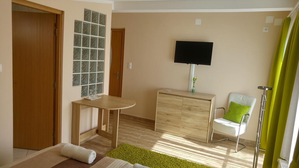 Bundics Vendeghazak Bed and Breakfast Lenti Buitenkant foto